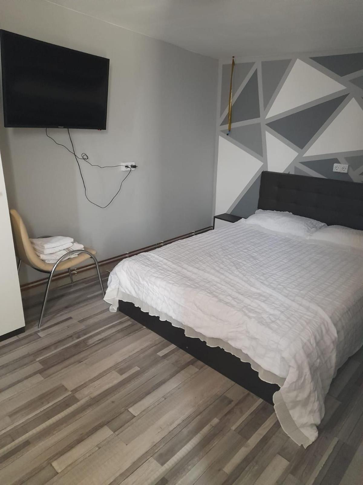 Garsoniera Sic Zona Terapia Zona Linistita La Casa Cu Parcare Apartment Клуж-Напока Екстериор снимка