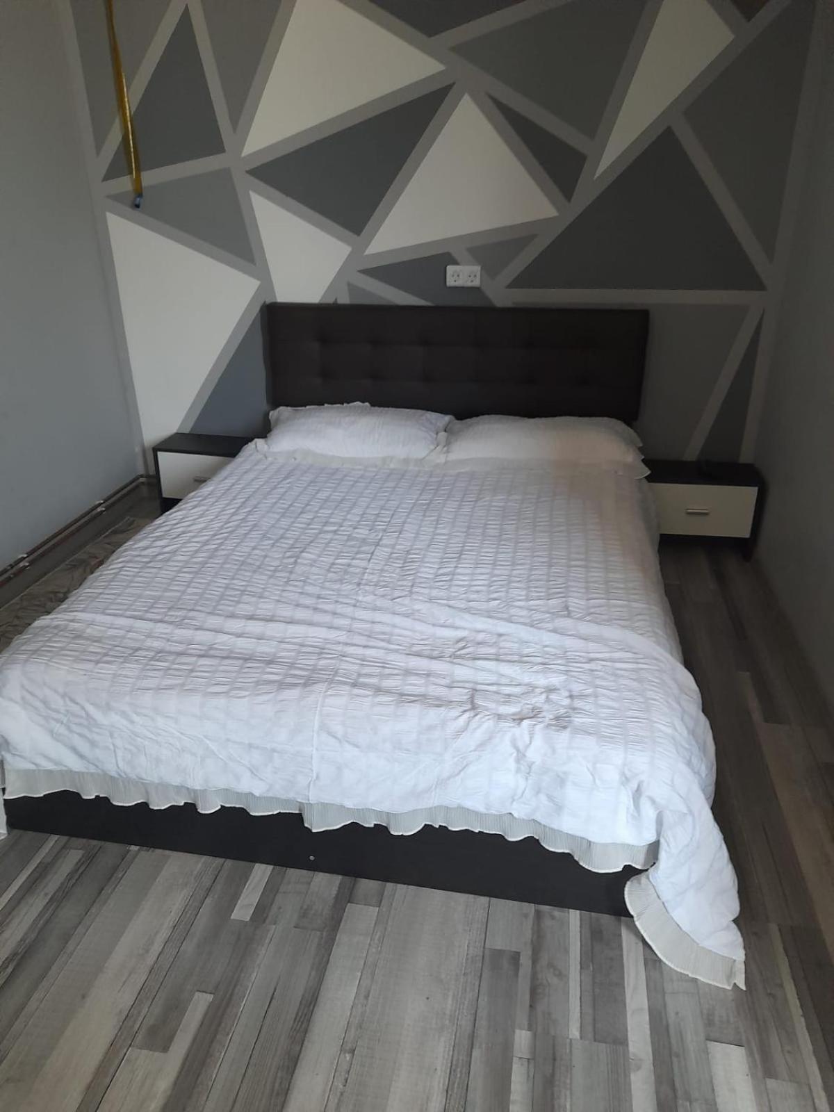 Garsoniera Sic Zona Terapia Zona Linistita La Casa Cu Parcare Apartment Клуж-Напока Екстериор снимка