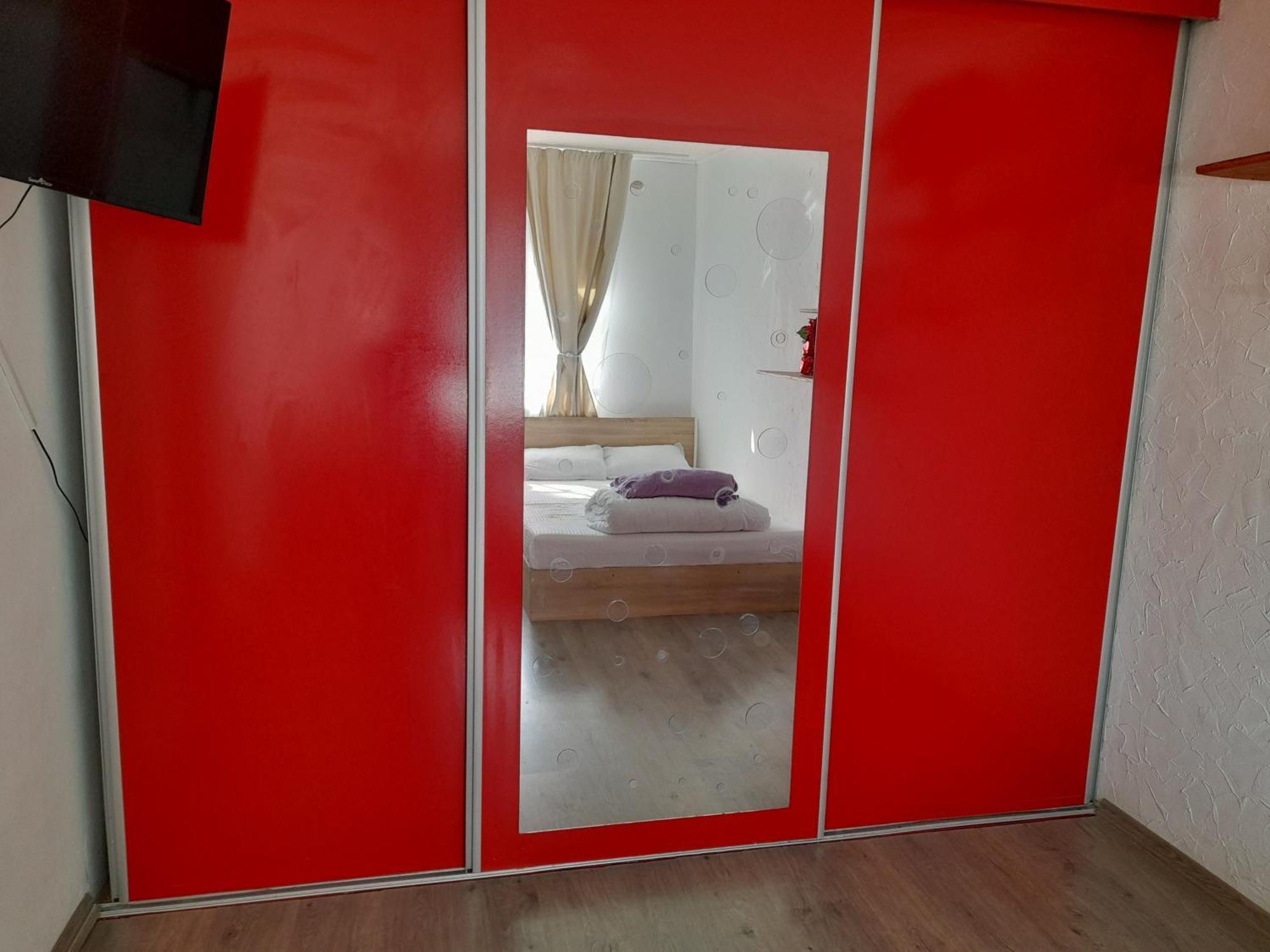 Garsoniera Sic Zona Terapia Zona Linistita La Casa Cu Parcare Apartment Клуж-Напока Екстериор снимка